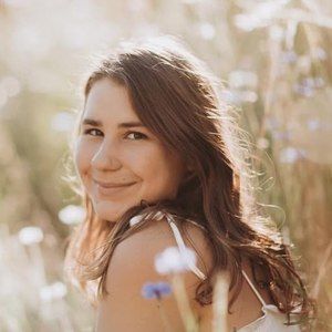 Meet your Posher, Chloe